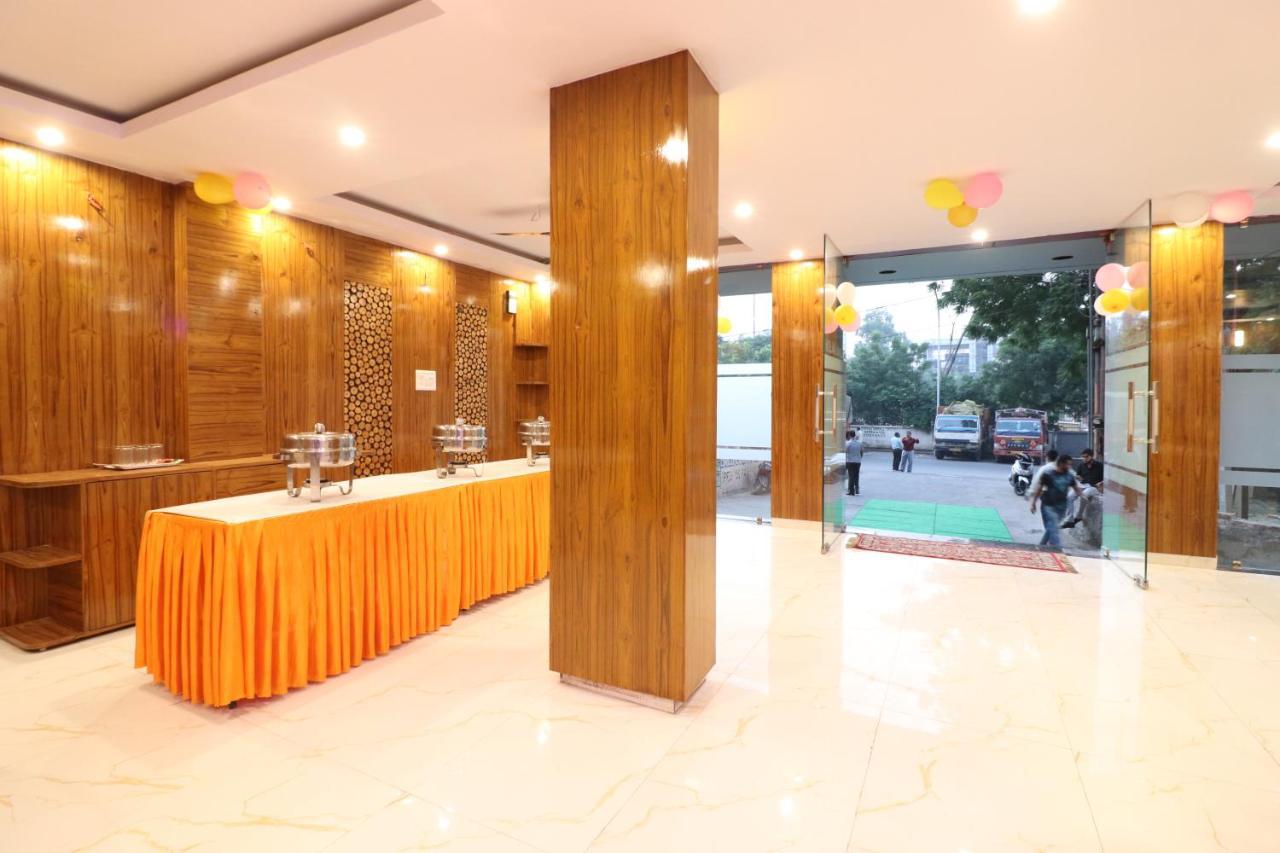 Hotel Hari International - Noida Sector 11 מראה חיצוני תמונה