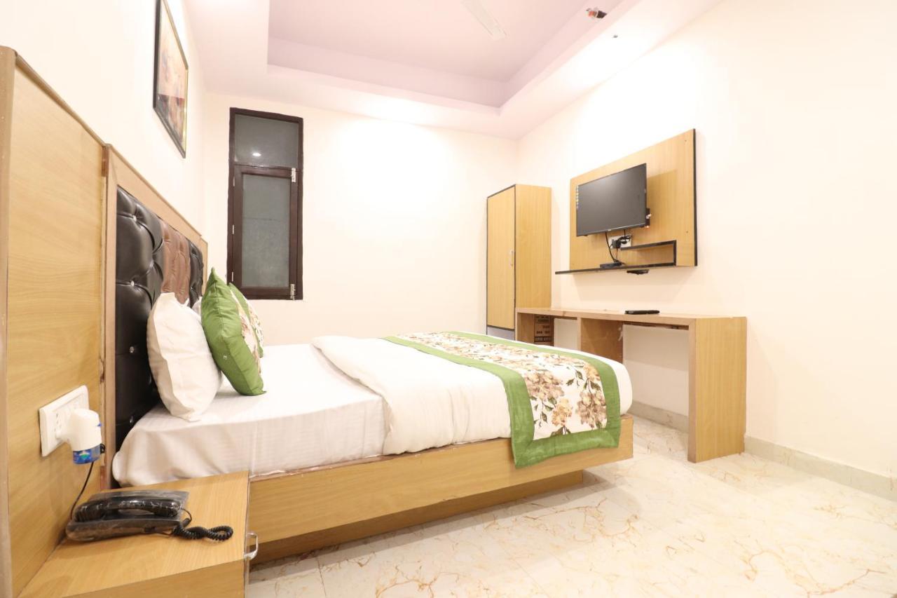 Hotel Hari International - Noida Sector 11 מראה חיצוני תמונה
