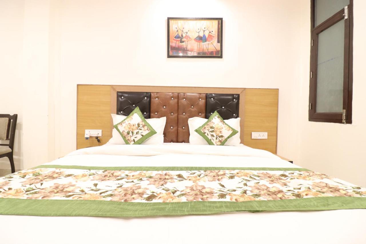 Hotel Hari International - Noida Sector 11 מראה חיצוני תמונה