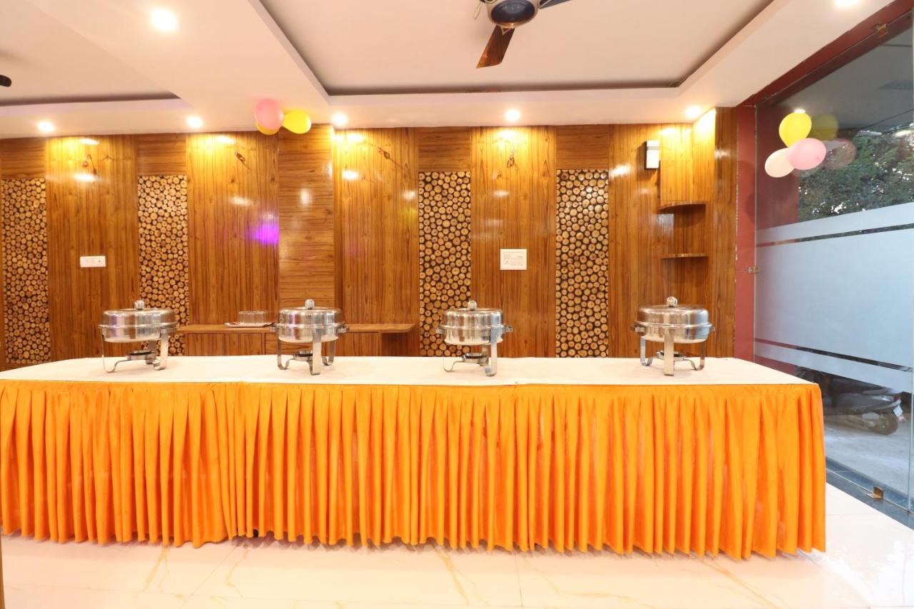 Hotel Hari International - Noida Sector 11 מראה חיצוני תמונה