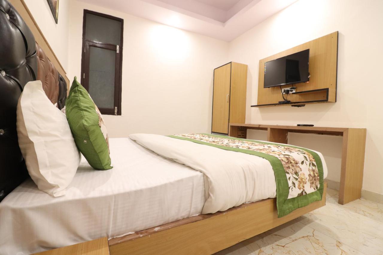 Hotel Hari International - Noida Sector 11 מראה חיצוני תמונה