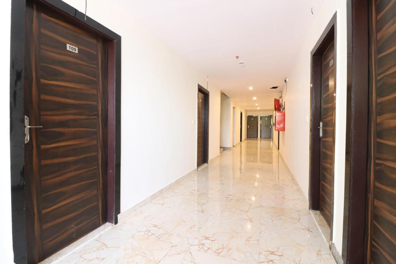 Hotel Hari International - Noida Sector 11 מראה חיצוני תמונה