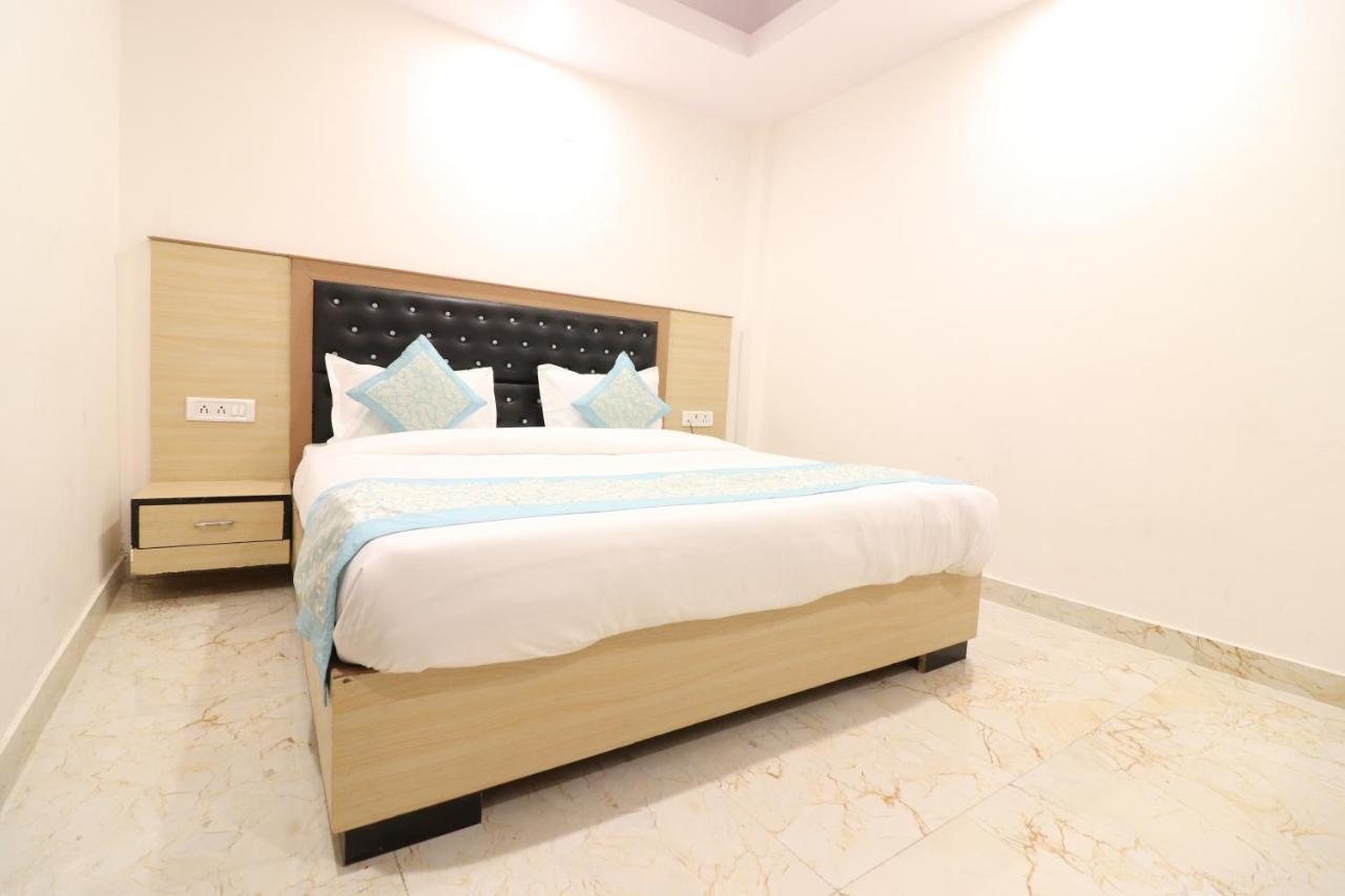 Hotel Hari International - Noida Sector 11 מראה חיצוני תמונה