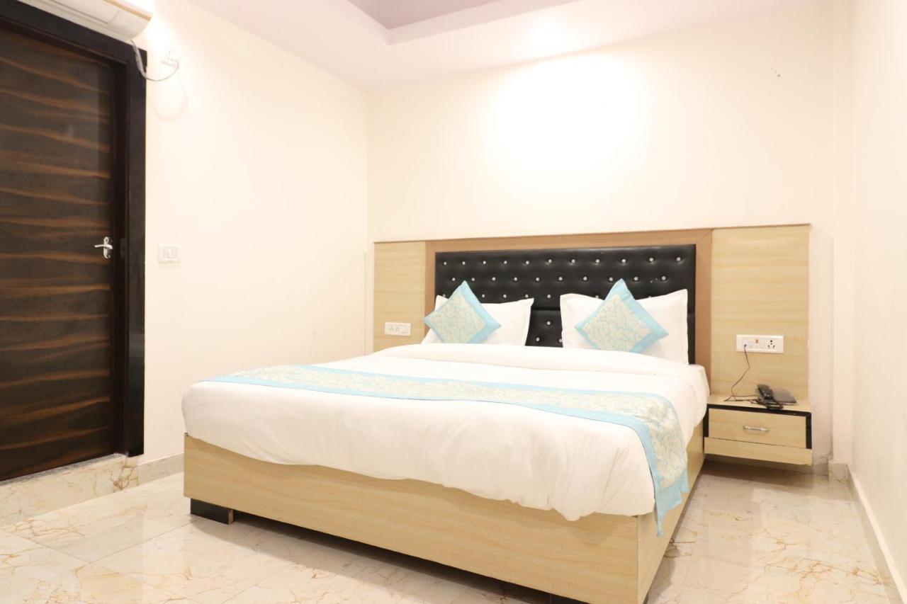 Hotel Hari International - Noida Sector 11 מראה חיצוני תמונה