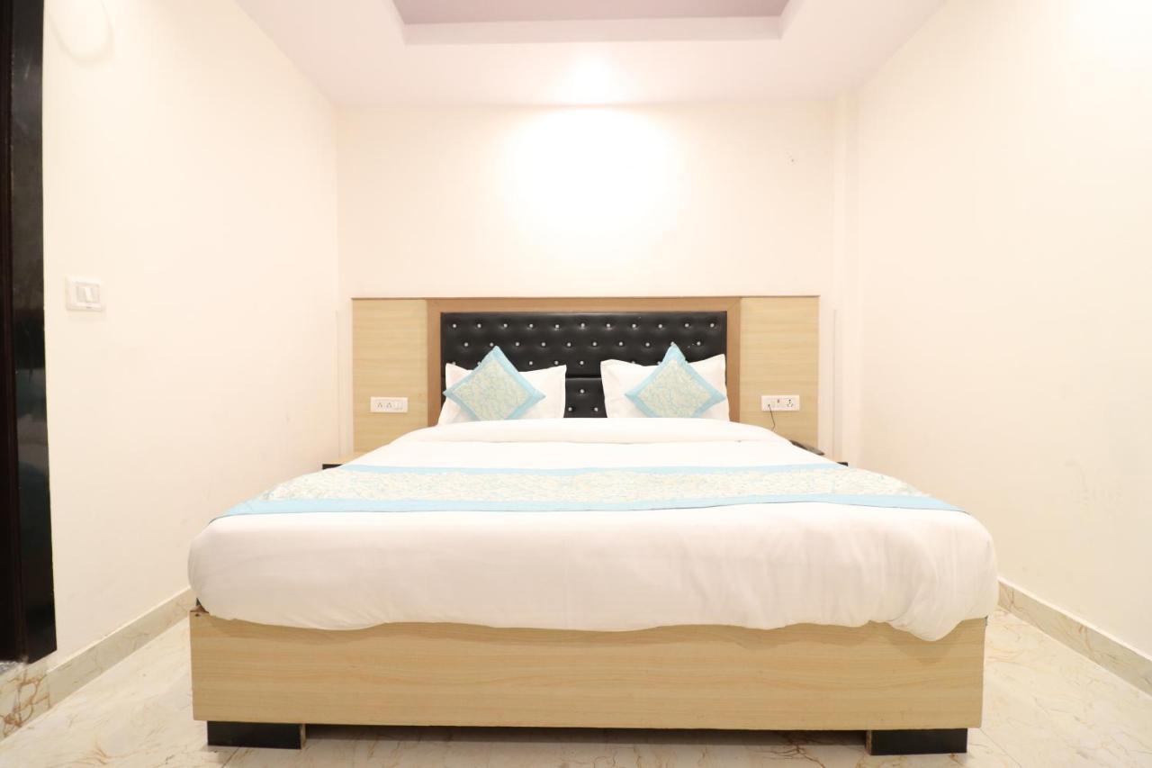 Hotel Hari International - Noida Sector 11 מראה חיצוני תמונה