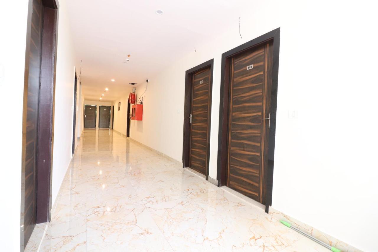 Hotel Hari International - Noida Sector 11 מראה חיצוני תמונה