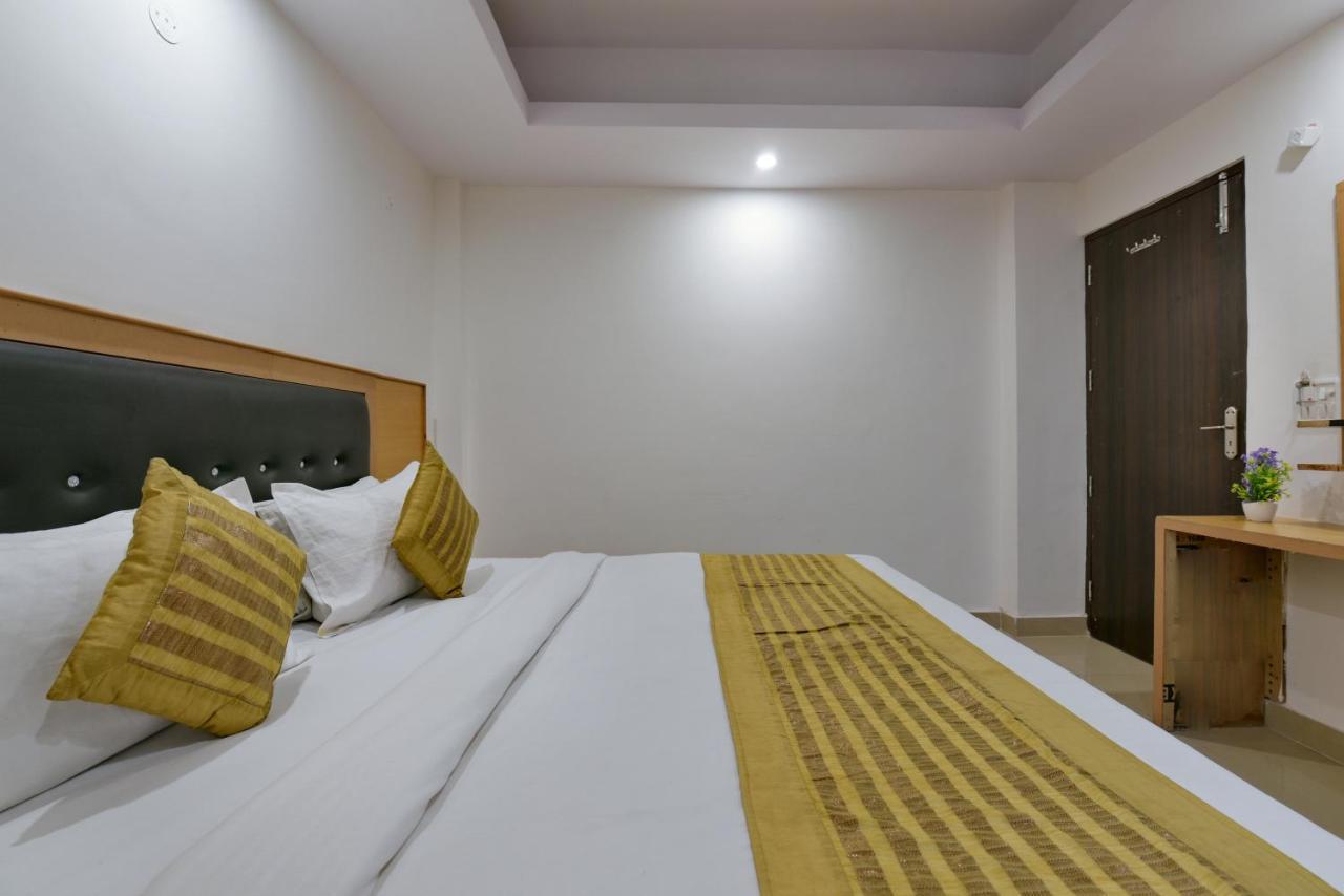 Hotel Hari International - Noida Sector 11 מראה חיצוני תמונה