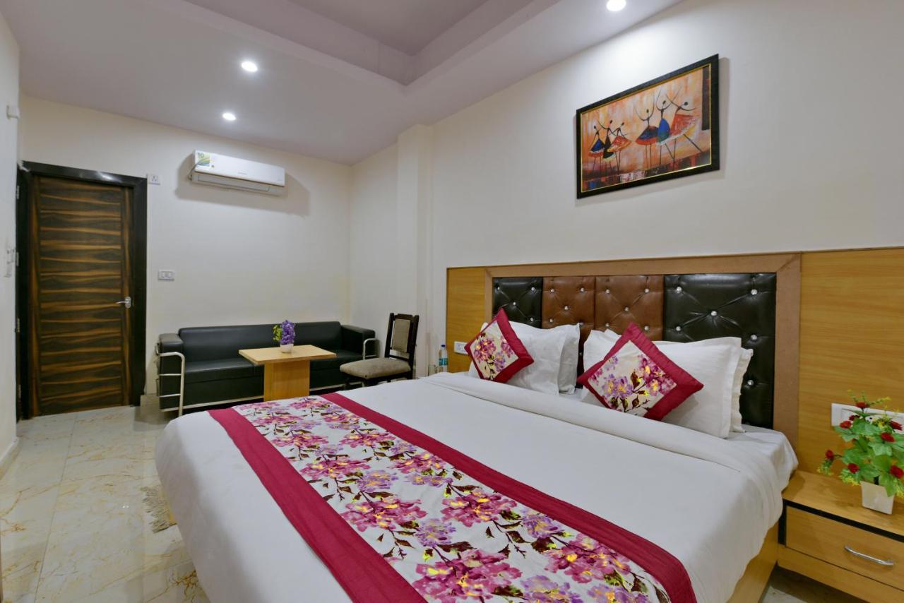 Hotel Hari International - Noida Sector 11 מראה חיצוני תמונה