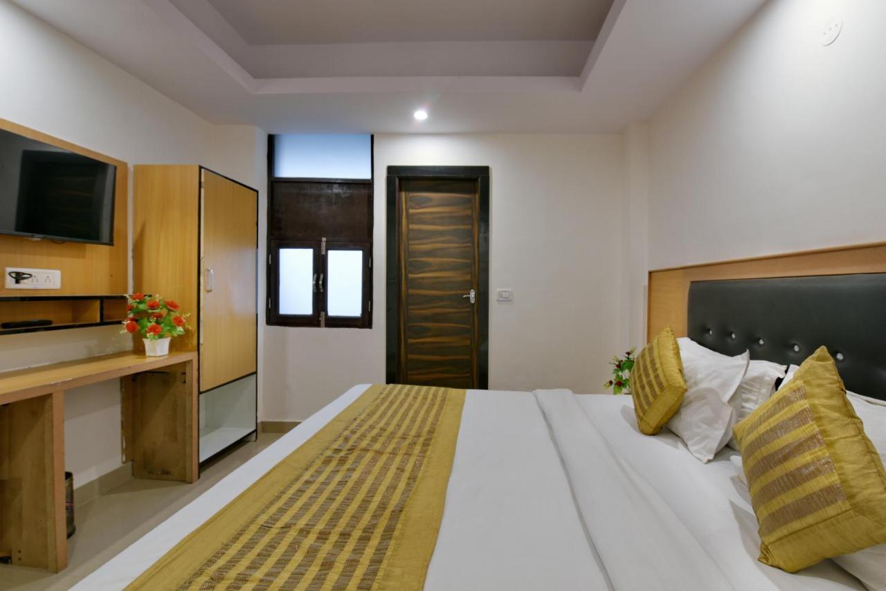Hotel Hari International - Noida Sector 11 מראה חיצוני תמונה