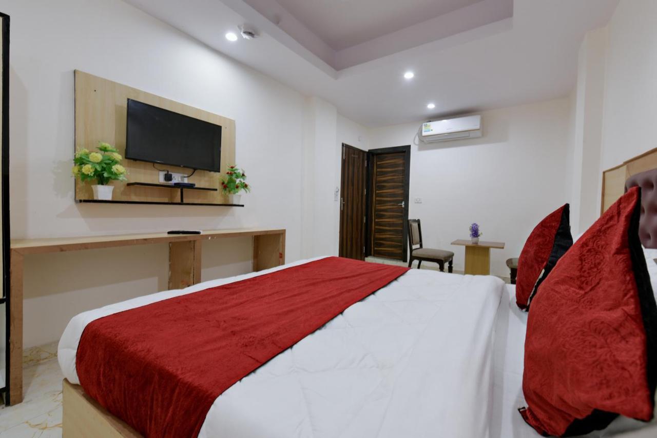 Hotel Hari International - Noida Sector 11 מראה חיצוני תמונה