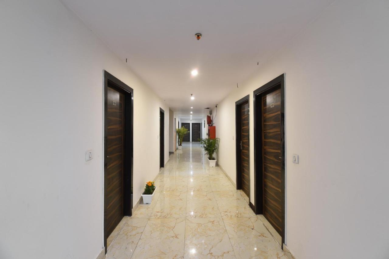 Hotel Hari International - Noida Sector 11 מראה חיצוני תמונה