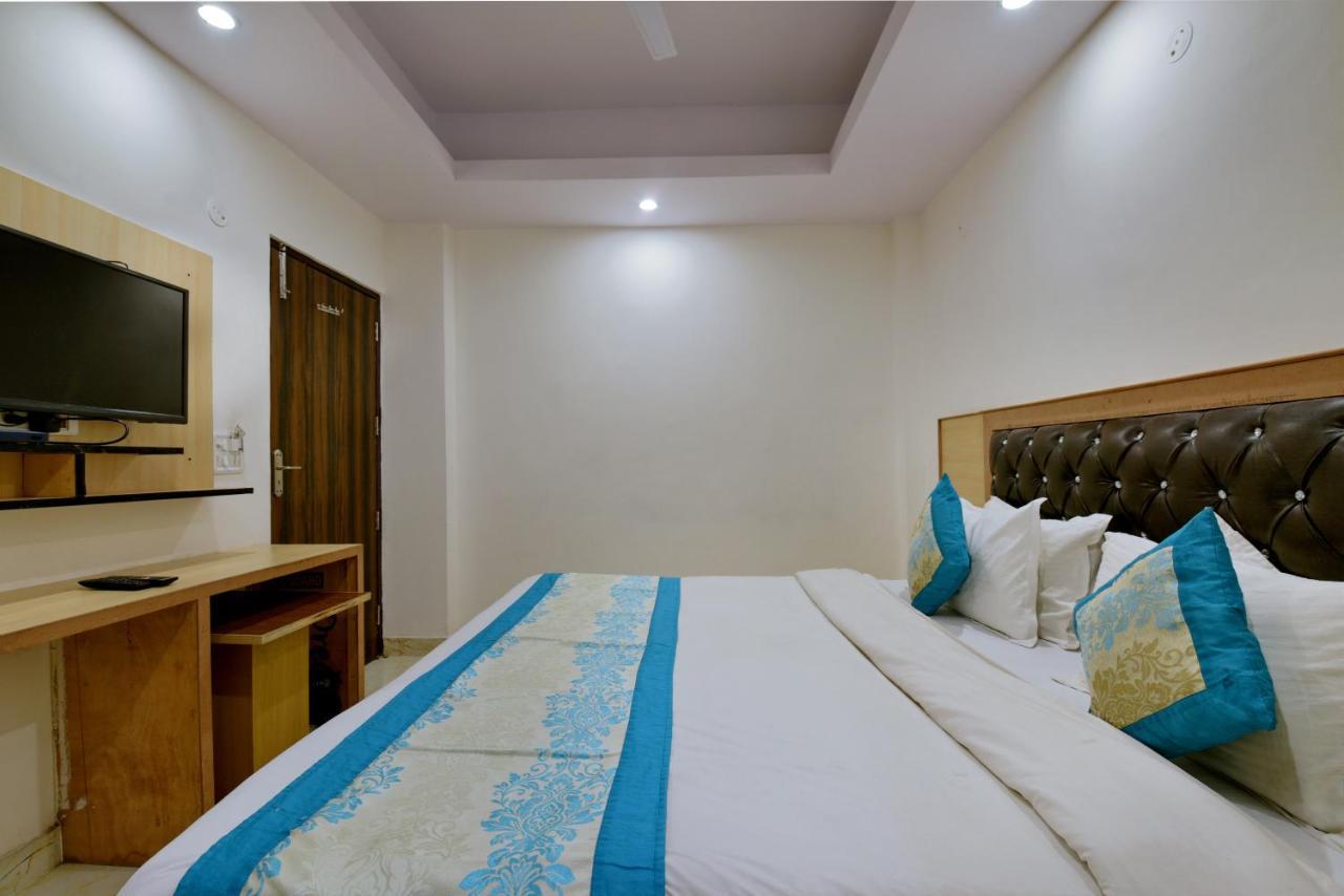 Hotel Hari International - Noida Sector 11 מראה חיצוני תמונה