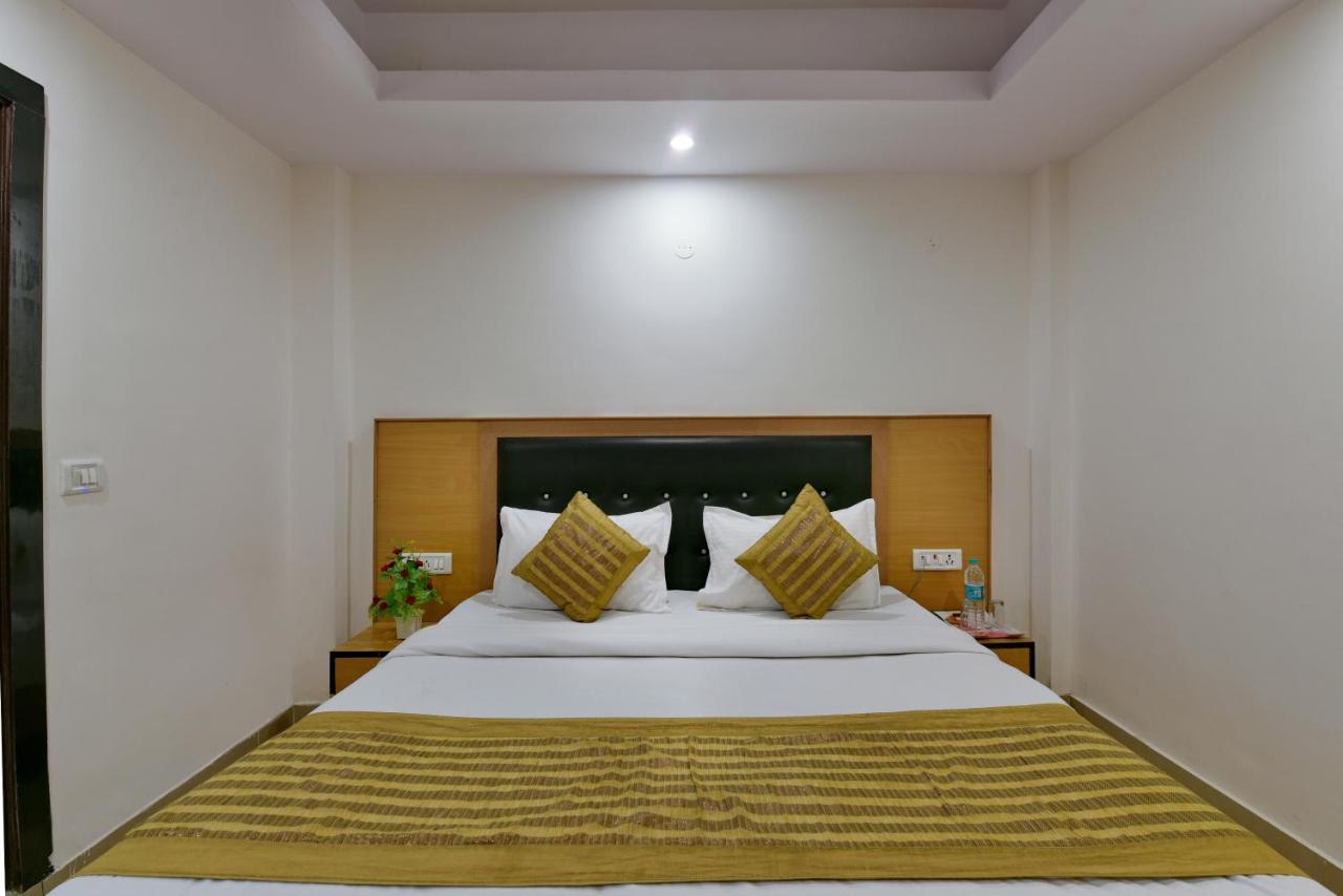 Hotel Hari International - Noida Sector 11 מראה חיצוני תמונה