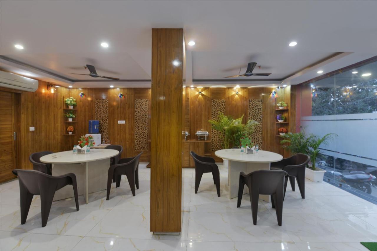Hotel Hari International - Noida Sector 11 מראה חיצוני תמונה