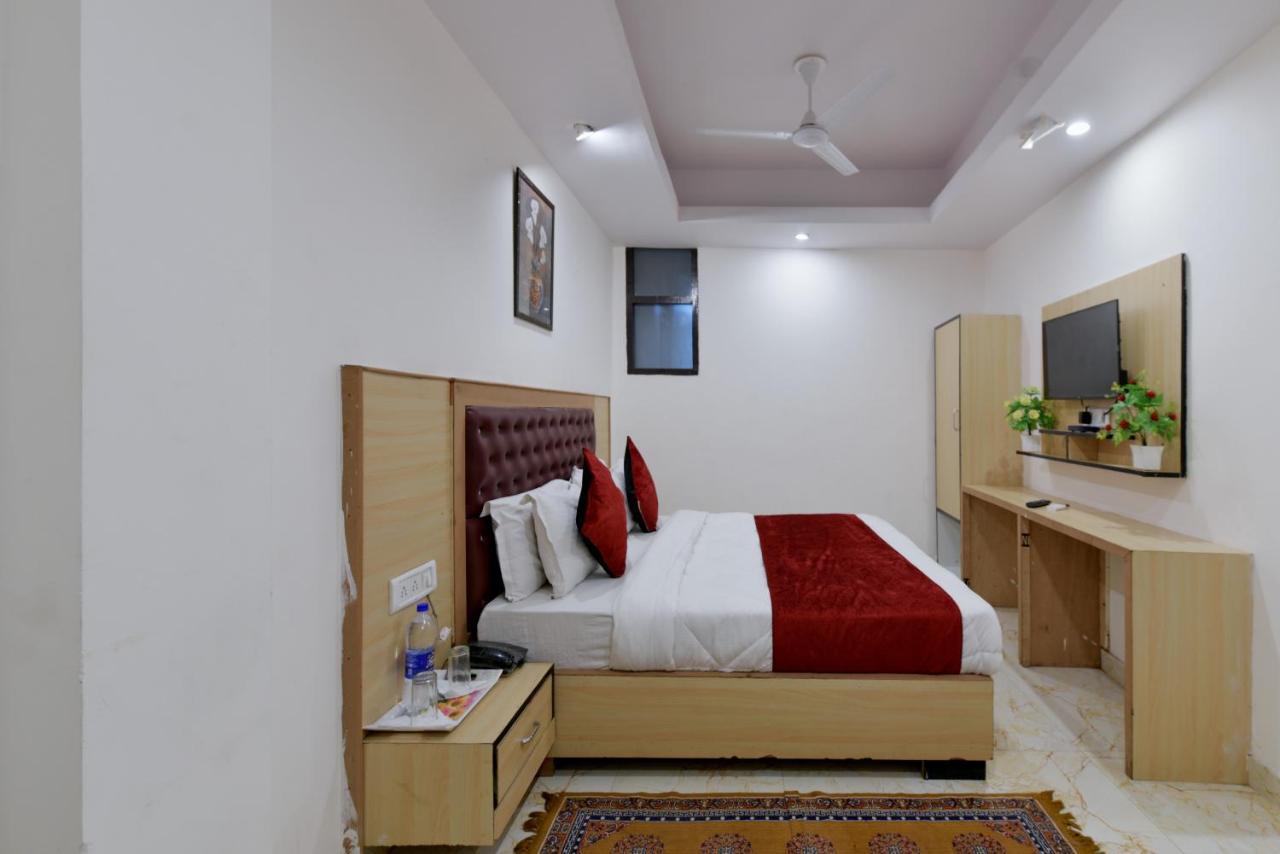 Hotel Hari International - Noida Sector 11 מראה חיצוני תמונה