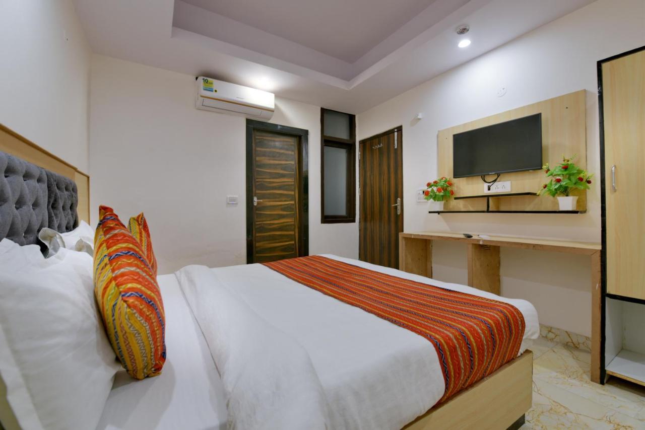 Hotel Hari International - Noida Sector 11 מראה חיצוני תמונה