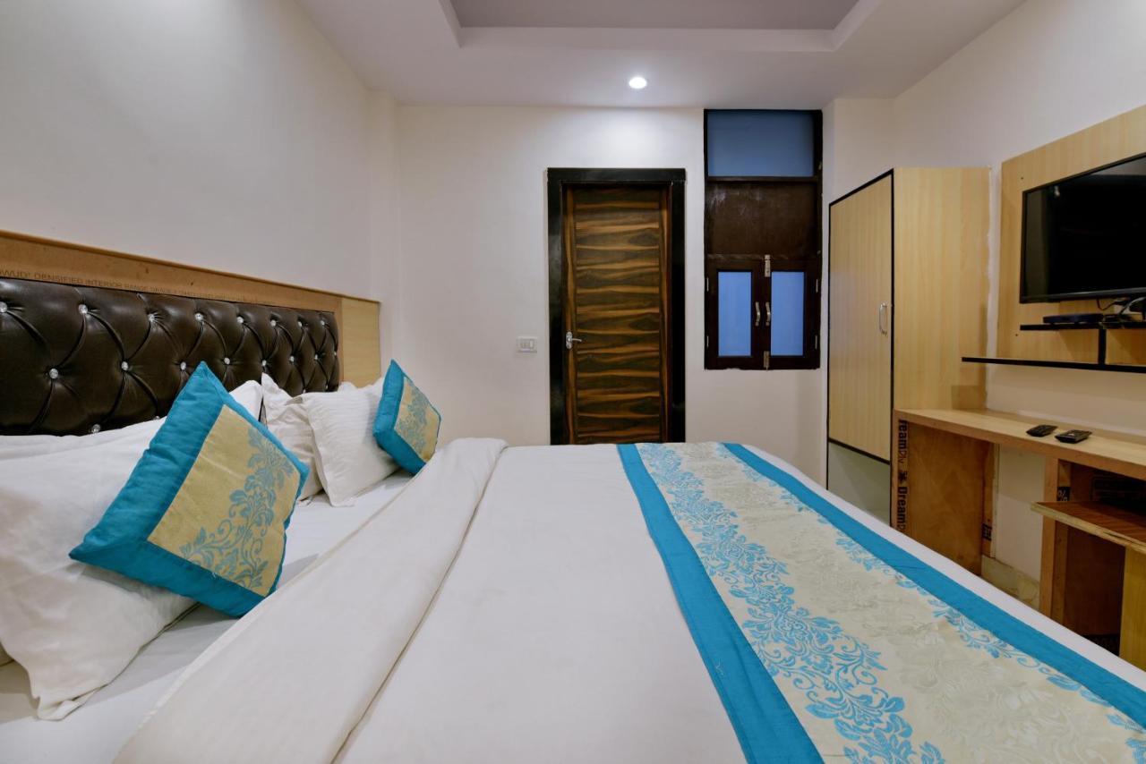 Hotel Hari International - Noida Sector 11 מראה חיצוני תמונה