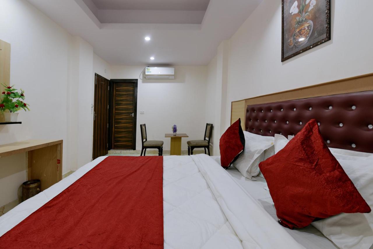 Hotel Hari International - Noida Sector 11 מראה חיצוני תמונה