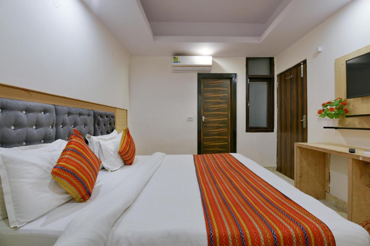 Hotel Hari International - Noida Sector 11 מראה חיצוני תמונה